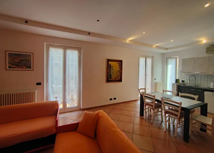 Giulio\'S Terraces In The Bay